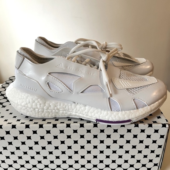 NWT Adidas Stella McCartney UltraBoost 22 Sneakers - Purple Accents - Picture 1 of 9
